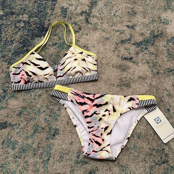 NWT Kuleana Women's Top & Bottom Two Piece Set Size Small - Picture 1 of 5